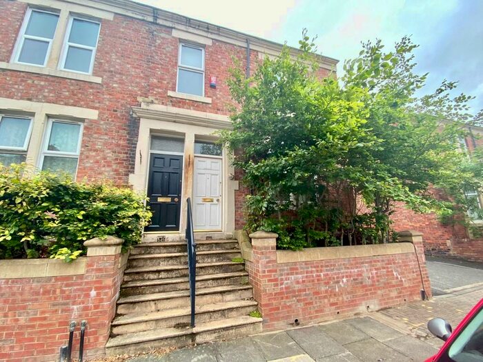 2 Bedroom Apartment To Rent In Windsor Avenue, Bensham, NE8