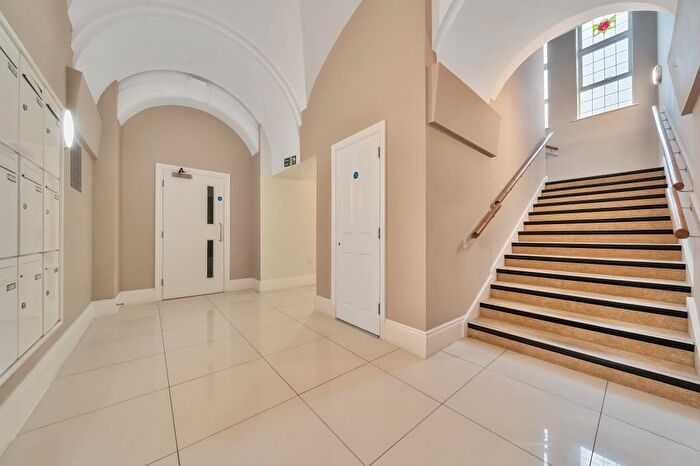 1 Bedroom Flat For Sale In Newbury, Berkshire, RG14