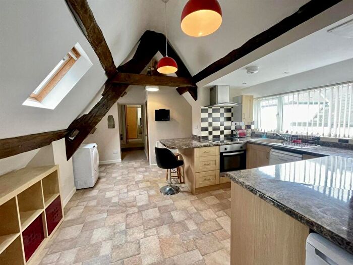 2 Bedroom Flat To Rent In Market Place, Coleford, GL16