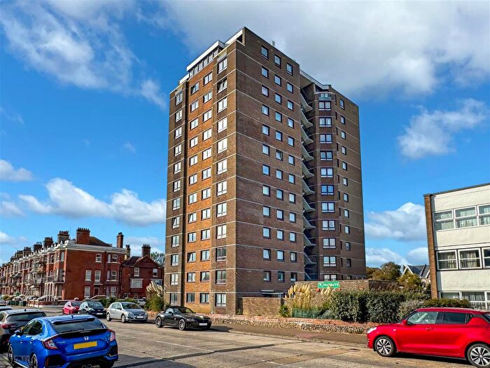 2 Bedroom Flat For Sale In Kingmere, South Terrace, Littlehampton, BN17