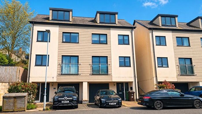 5 Bedroom Town House For Sale In Warelwast Close, Plymouth, PL7