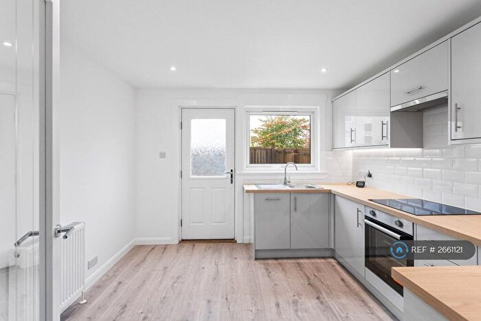 2 Bedroom End Of Terrace House To Rent In Clement Rise, Livingston, EH54