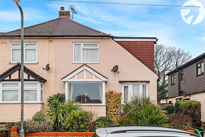 3 Bedroom Semi Detached House For Sale In Heathwood Gardens, Swanley, Kent, BR8