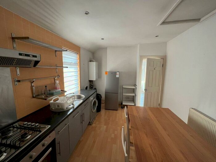 1 Bedroom Flat To Rent In Ninian Park Road, Riverside, Cardiff, CF11