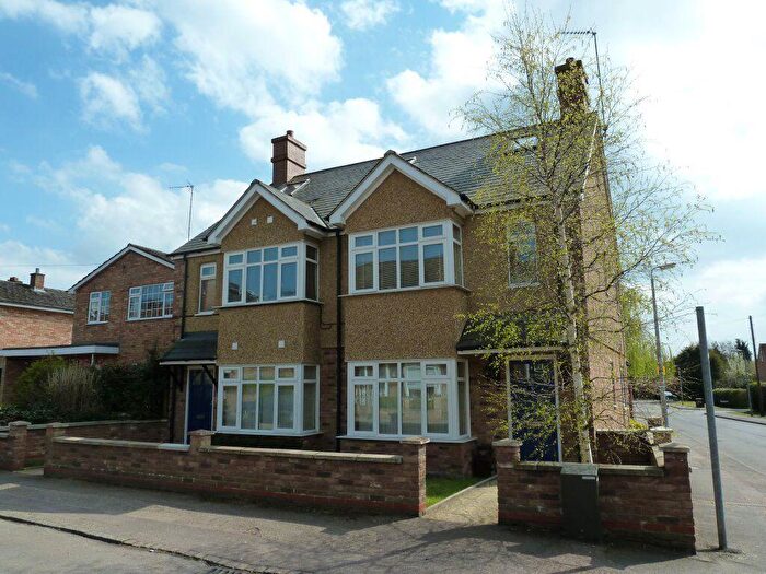 1 Bedroom Apartment To Rent In Pine Mews, Ampthill, Bedfordshire, MK45