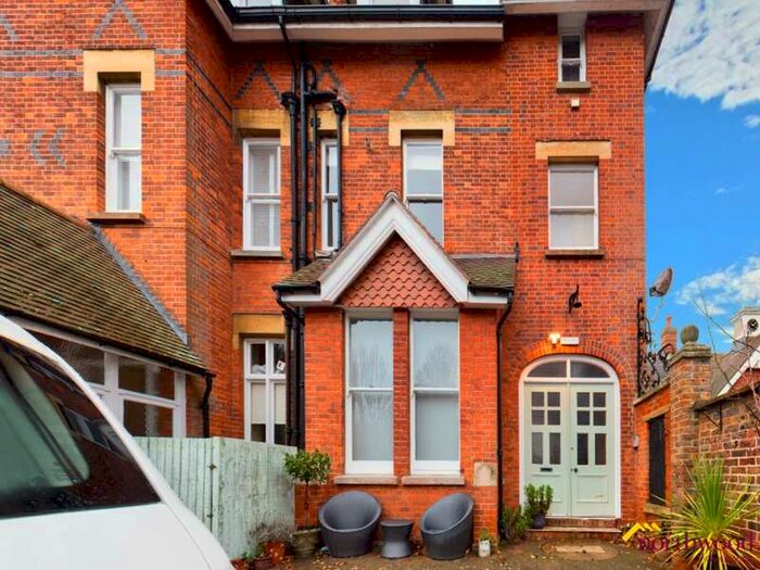 1 Bedroom Flat To Rent In Carlisle Road, , Eastbourne, BN20