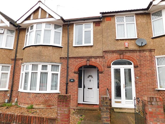 3 Bedroom Terraced House To Rent In Borough Road, Luton, LU5