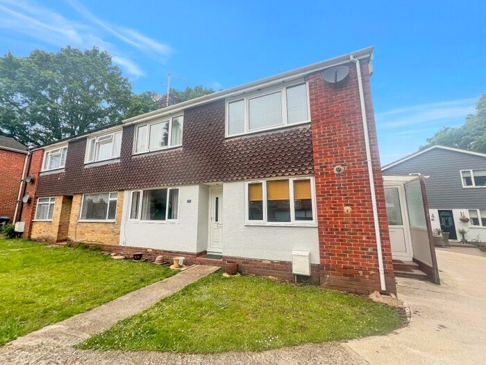 2 Bedroom Ground Maisonette To Rent In Rutland Way, Southampton, SO18