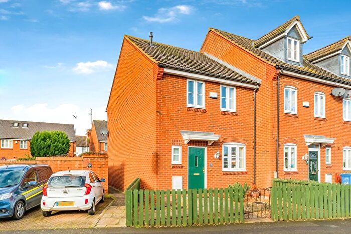 3 Bedroom Terraced House For Sale In Coles Close, Burton Latimer, Kettering, NN15