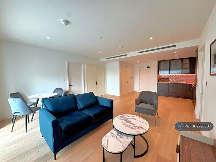 2 Bedroom Flat To Rent In Royal Crest Avenue, London, E16