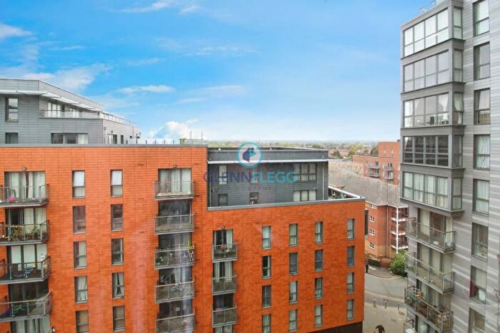 2 Bedroom Flat To Rent In Slough Station, Lexington Apartments, SL2