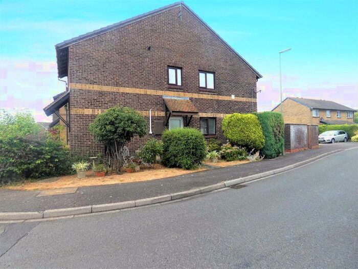 1 Bedroom Flat To Rent In Shannon Road, PO14