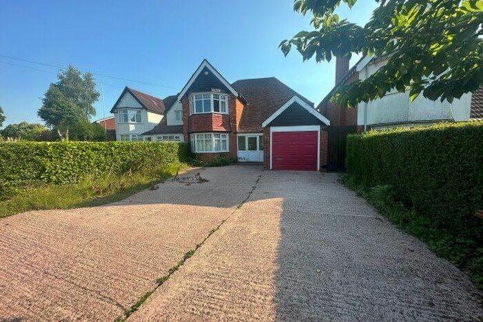 4 Bedroom Property To Rent In Warwick Road, Solihull, B91