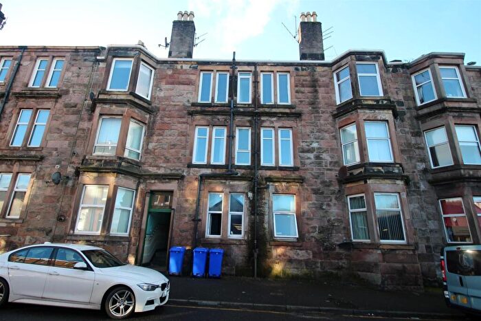 1 Bedroom Flat To Rent In Tarbet Street, Gourock, PA19