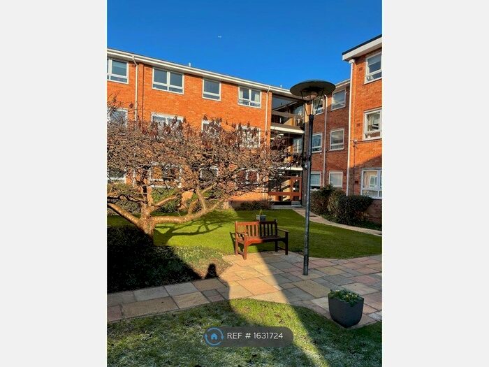 2 Bedroom Flat To Rent In Station Road, Henley-On-Thames, RG9