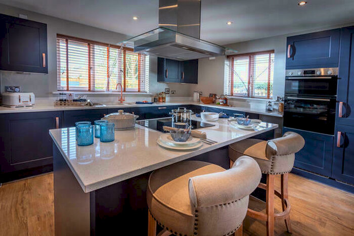 4 Bedroom Detached House For Sale In Royal Victoria Court Mendalgief Road Newport, NP20