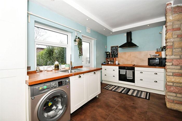 3 Bedroom Terraced House For Sale In St. Augustines Crescent, Chesterfield, Derbyshire, S40