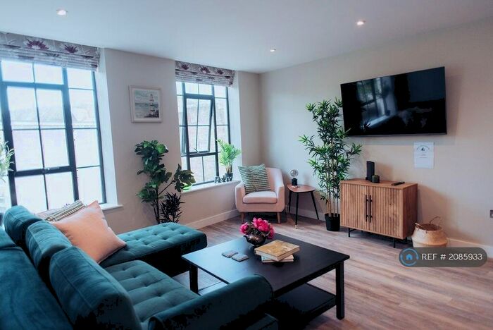 1 Bedroom Flat To Rent In Southside Street, Plymouth, PL1