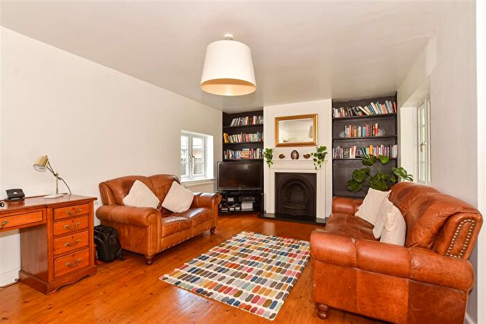 3 Bedroom Detached House For Sale In Balcombe Gardens, Horley, Surrey, RH6