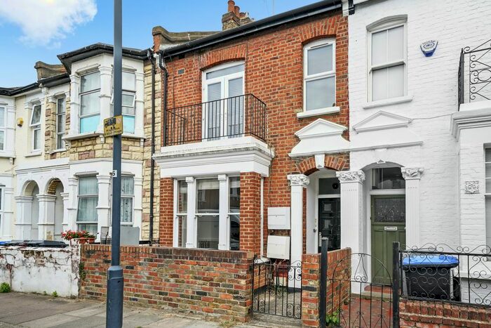 2 Bedroom Flat For Sale In Lechmere Road, Willesden Green, NW2