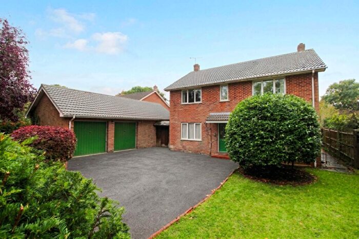4 Bedroom Detached House For Sale In Little Woodfalls Drive, Woodfalls, SP5
