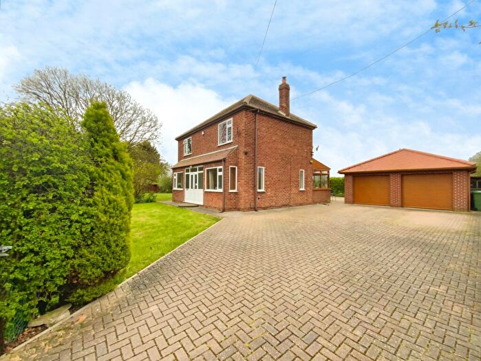 4 Bedroom Detached House For Sale In Aldbrough Road, Hull, HU11