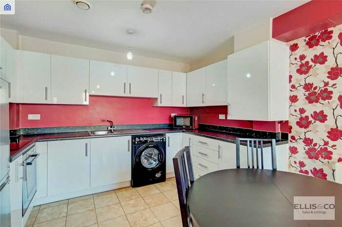 1 Bedroom Flat To Rent In Constantine House, Varcoe Gardens, Hayes, UB3