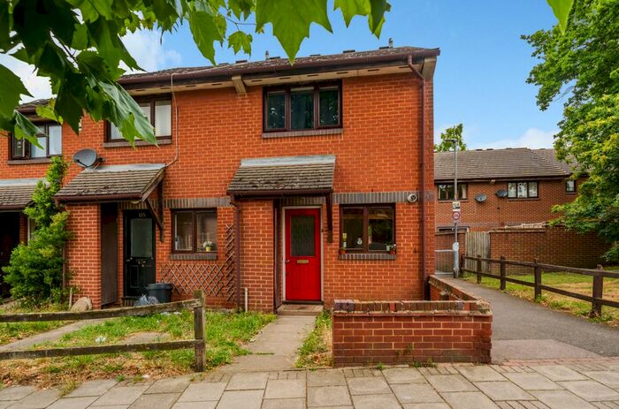 2 Bedroom Property To Rent In Rectory Lane, London, SW17