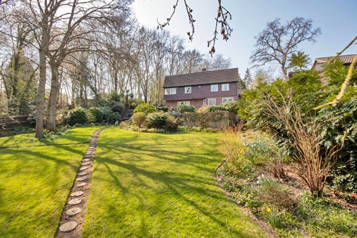 4 Bedroom Detached House For Sale In Redhill Wood, New Ash Green, DA3