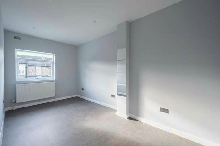 1 Bedroom Flat To Rent In Abbey Parade, South Wimbledon, SW19