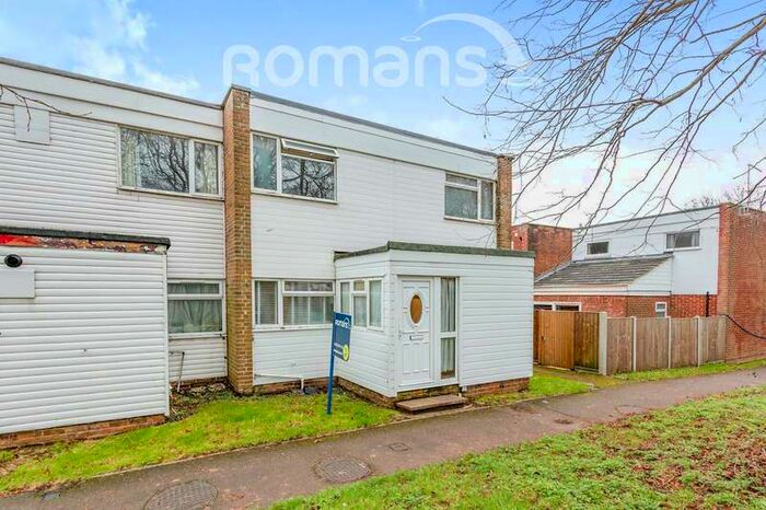 4 Bedroom End Of Terrace House To Rent In Windrush Close, RG21