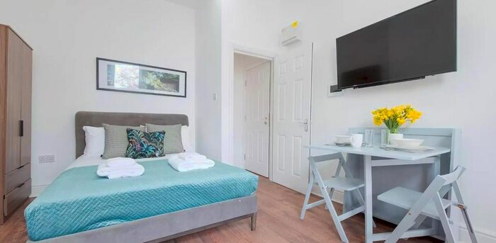 Studio To Rent In Warwick Road (/), Earls Court, London, SW5