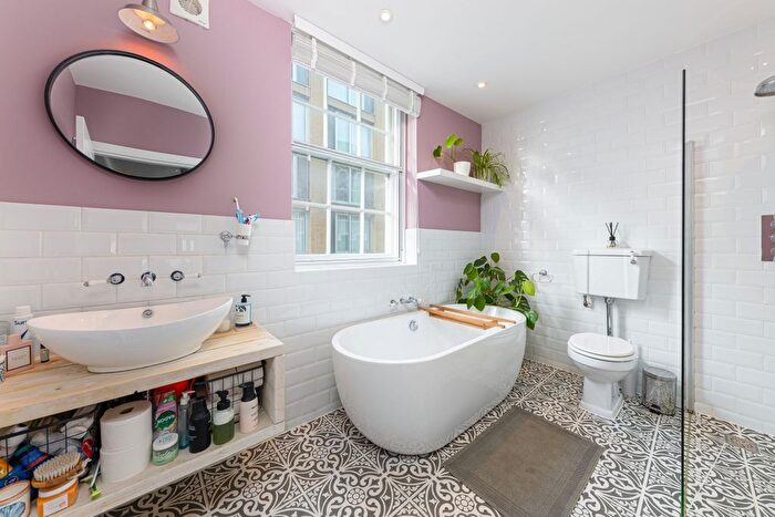 2 Bedroom Flat To Rent In Bermondsey Street, London, SE1