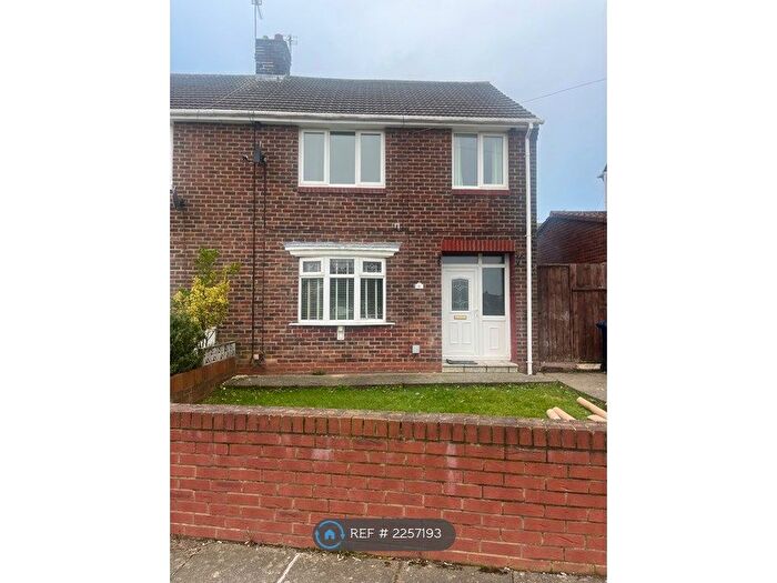 3 Bedroom Semi-Detached House To Rent In Raey Crescent, Boldon, NE35