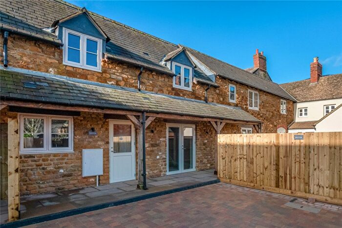 2 Bedroom Terraced House For Sale In Kings Court, Deddington, Oxfordshire, OX15