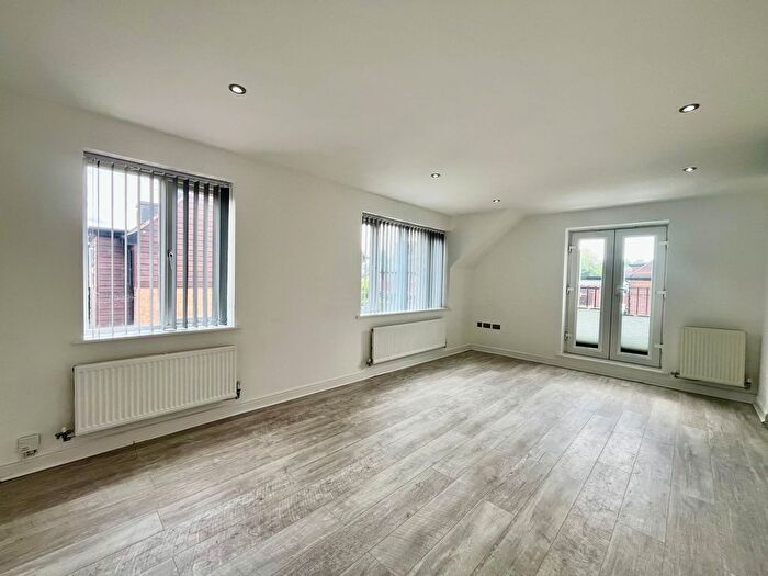 2 Bedroom Flat To Rent In Oaklands Place, Gipton, Leeds, LS8