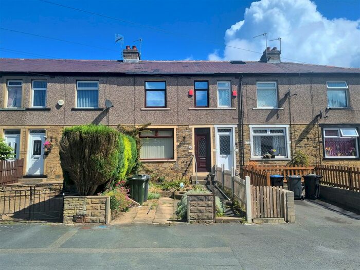 3 Bedroom Terraced House To Rent In Carr Bottom Avenue, Bradford, BD5