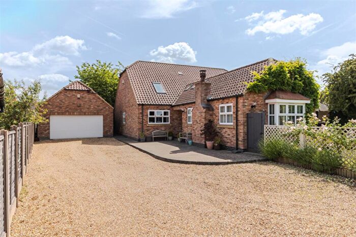 6 Bedroom Detached House For Sale In Norfolk Avenue, Burton-Upon-Stather, DN15
