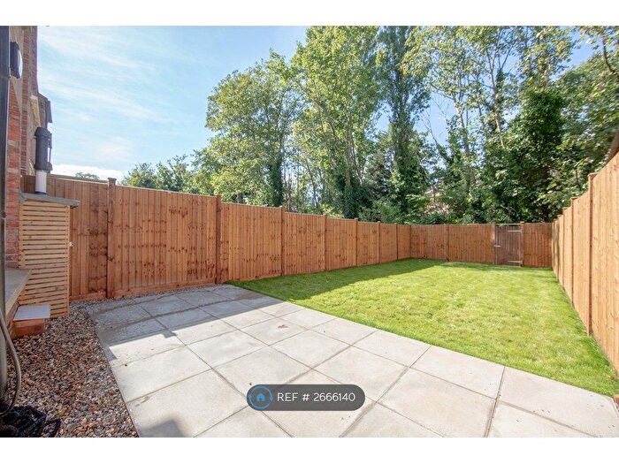 2 Bedroom Flat To Rent In Goldhurst Terrace, London, NW6