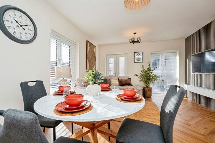 2 Bedroom Flat For Sale In Arras Way, Folkestone, CT19