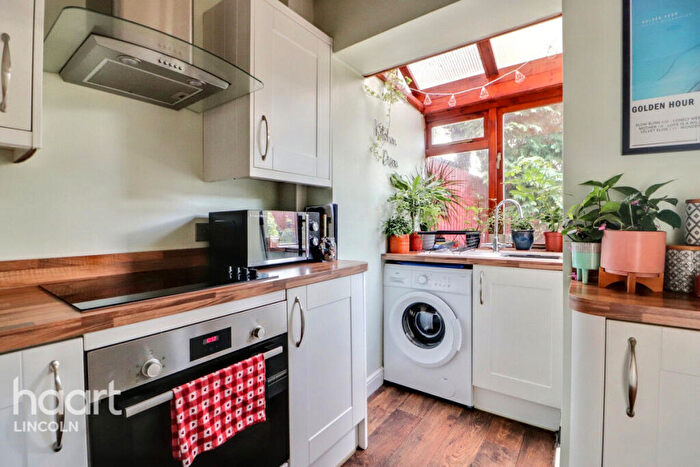 2 Bedroom Semi-Detached House For Sale In Winthorpe Close, Lincoln, LN6