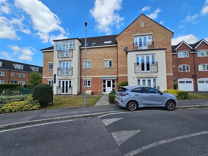 2 Bedroom Flat For Sale In Radulf Gardens, Liversedge, WF15