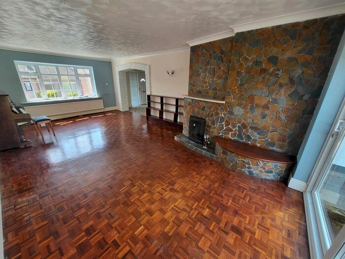 6 Bedroom Detached House To Rent In Kents Green, Bristol, BS15