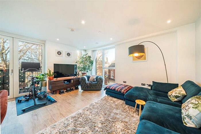 3 Bedroom Flat For Sale In Danson Mews, Elephant And Castle, SE17