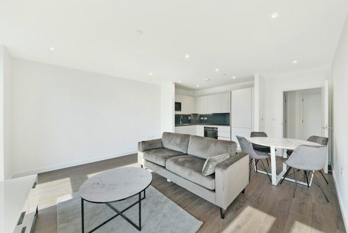 1 Bedroom Flat To Rent In Coster Avenue, Finsbury Park, London, N4