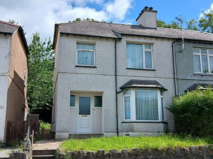 3 Bedroom Semi-Detached House For Sale In Bangor, Gwynedd, LL57