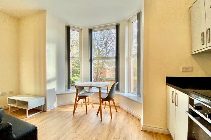 1 Bedroom Flat To Rent In Mansions, Chapeltown Road, Leeds, West Yorkshire, LS7