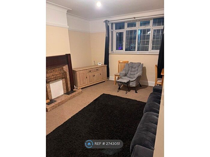 2 Bedroom Flat To Rent In Station Road, Sidcup, DA17