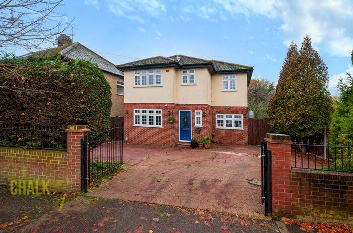 4 Bedroom Detached House For Sale In Osborne Road, Hornchurch, RM11