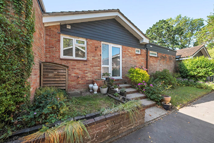 3 Bedroom Semi Detached House For Sale In Edgeborough Way, Bromley, BR1